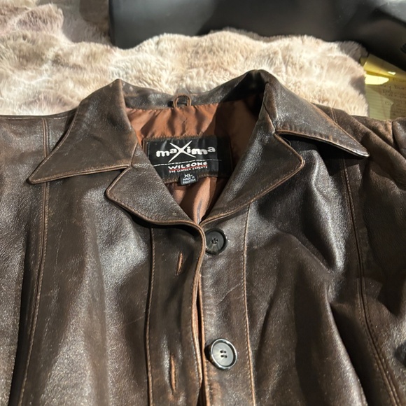 leather jacket - Picture 3 of 3